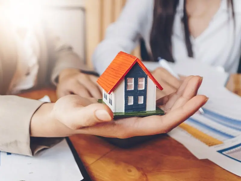 What documents are necessary to sell a property in Spain?
