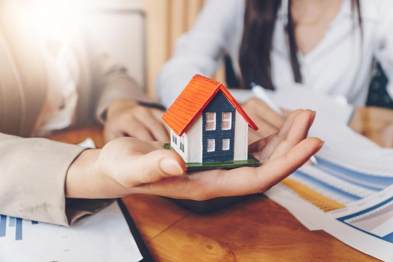 What documents are necessary to sell a property in Spain?